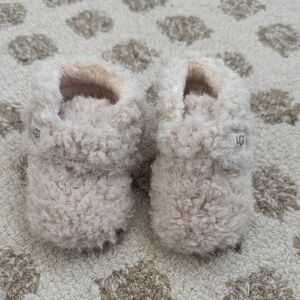 UGG Cozy Cream infant Slippers